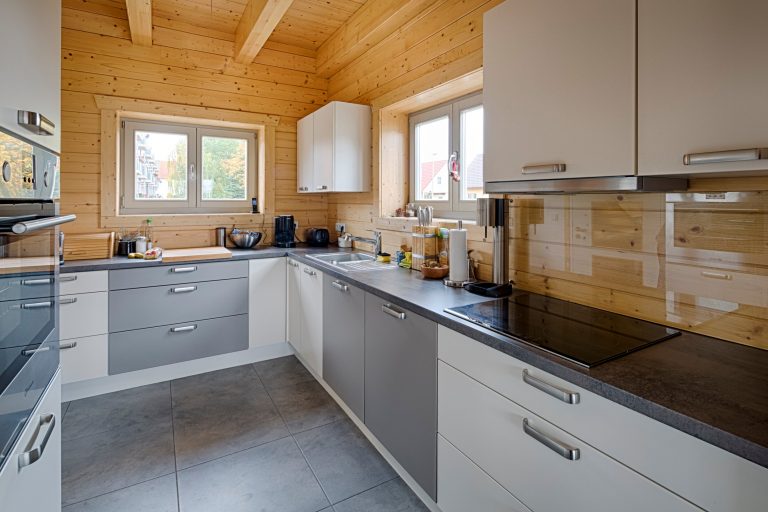 Blockhaus-Cubus-LeonWood_03_moderne Kueche_rgb