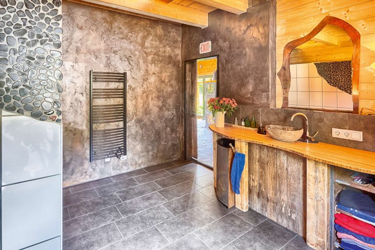 LeonWood-Blockhaus_Mexico_10_Badezimmer_rgb