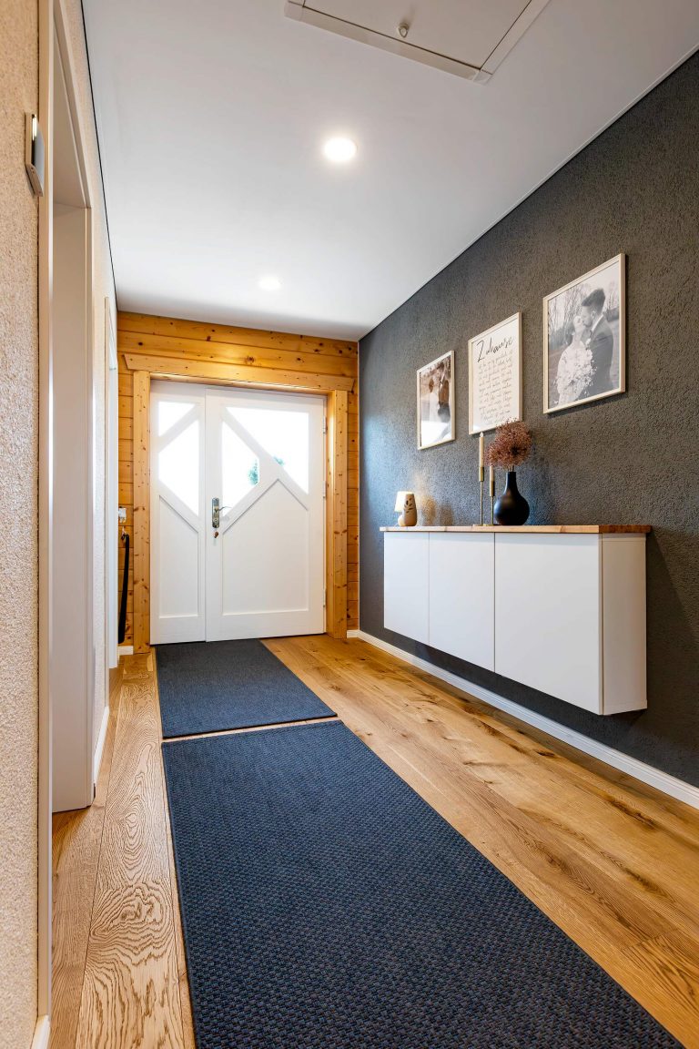 LéonWood-Blockhaus_Rex_2410E_07_Hausflur_RGB