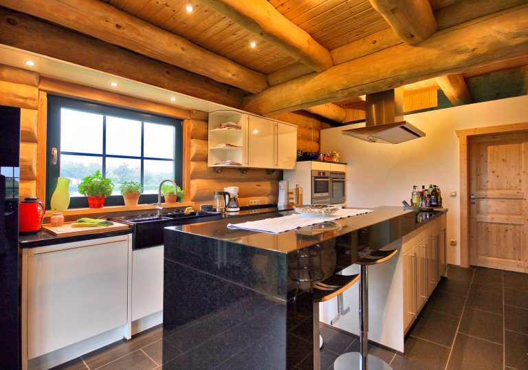 LeonWood-Naturstammhaus_Yukon-River_05_rgb