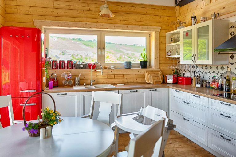 LeonWood_Blockhaus_Enztal_1905R_05_Landhausküche_rgb