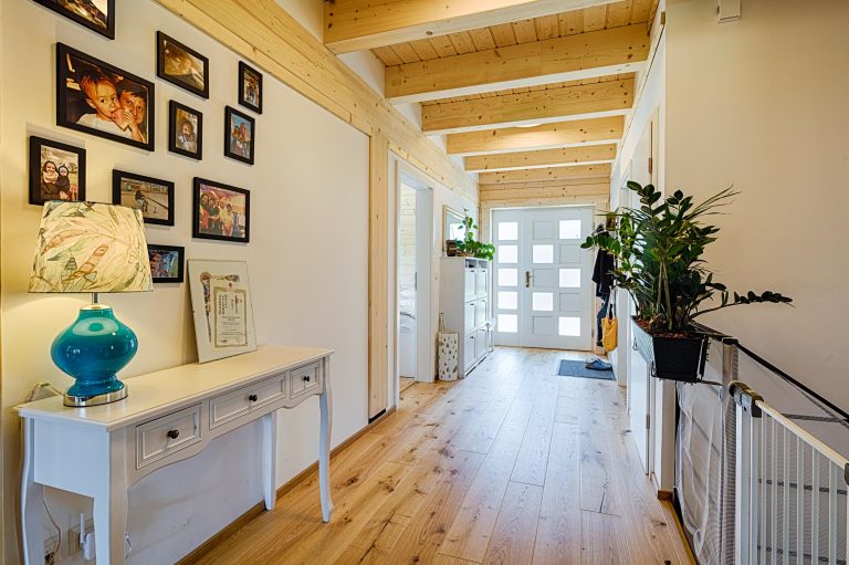 LeonWood_Blockhaus_Enztal_1905R_08_Flur_rgb