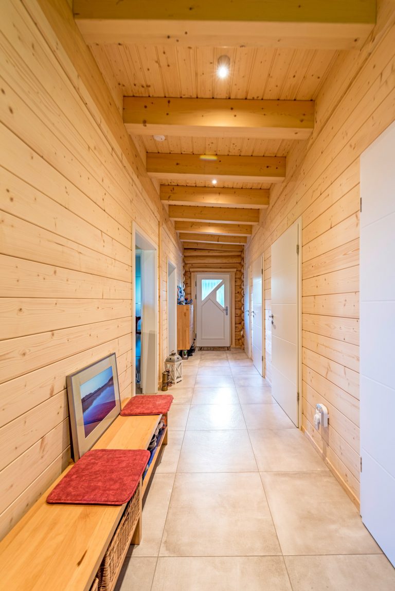 LeonWood_Blockhaus_Mikado bel etage_2006GD_09_Flur_rgb