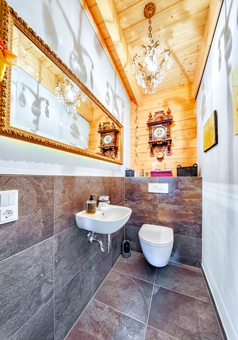 LeonWood_Blockhaus_Westwind_2005K_10_extravagantes_WC_rgb