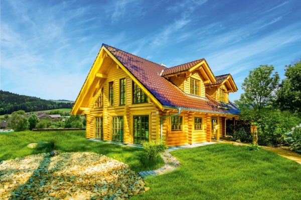 LeonWood-Blockhaus Nordwind_01_Außenansicht_neu