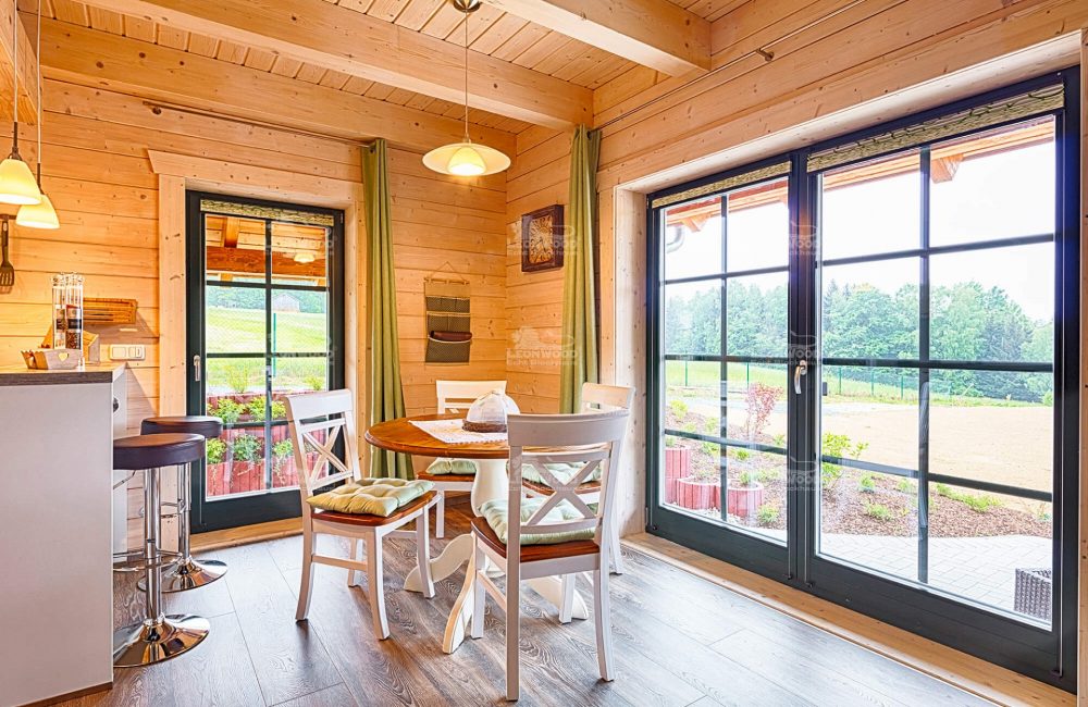 LeonWood-Blockhaus_Alaska_11_Essen