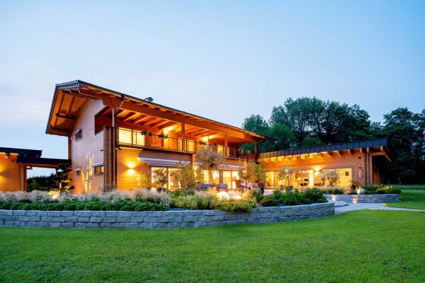 LéonWood-Blockhaus_Residenz_Alexandra_2307G_15_Dämmerung_RGB