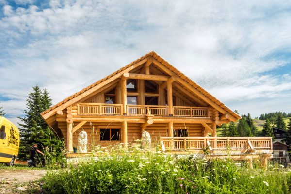 LeonWood-Naturstammhaus_Yukon_River_Geissens_06_rgb