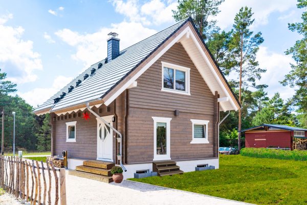 LeonWood_Blockhaus_2208R_Lillesand_01_Hauptansicht_rgb