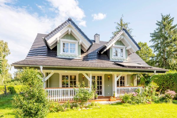 LeonWood_Blockhaus_Minttu_2509S_01_Außenaufnahme_RGB