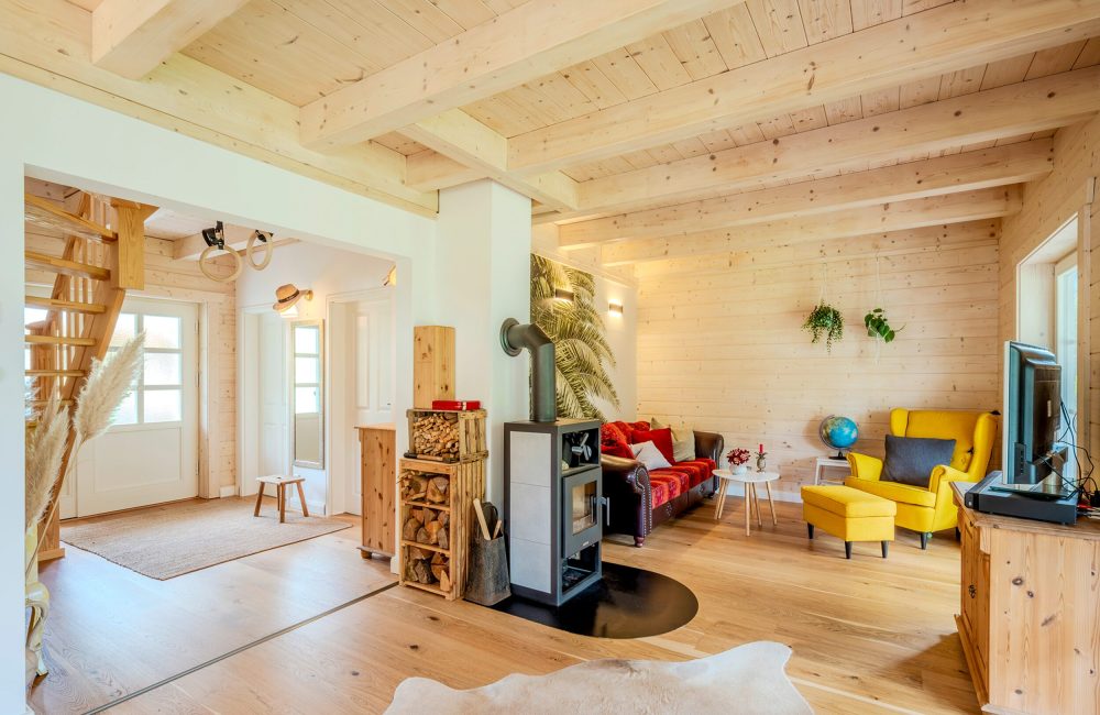 LeonWood_Blockhaus_Minttu_2509S_08_offenes_Wohnen_RGB