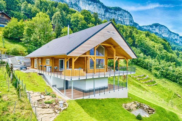 LéonWood_Blockhaus_Neu Finnland_L_01_Aussenansicht_Hauptansicht_rgb