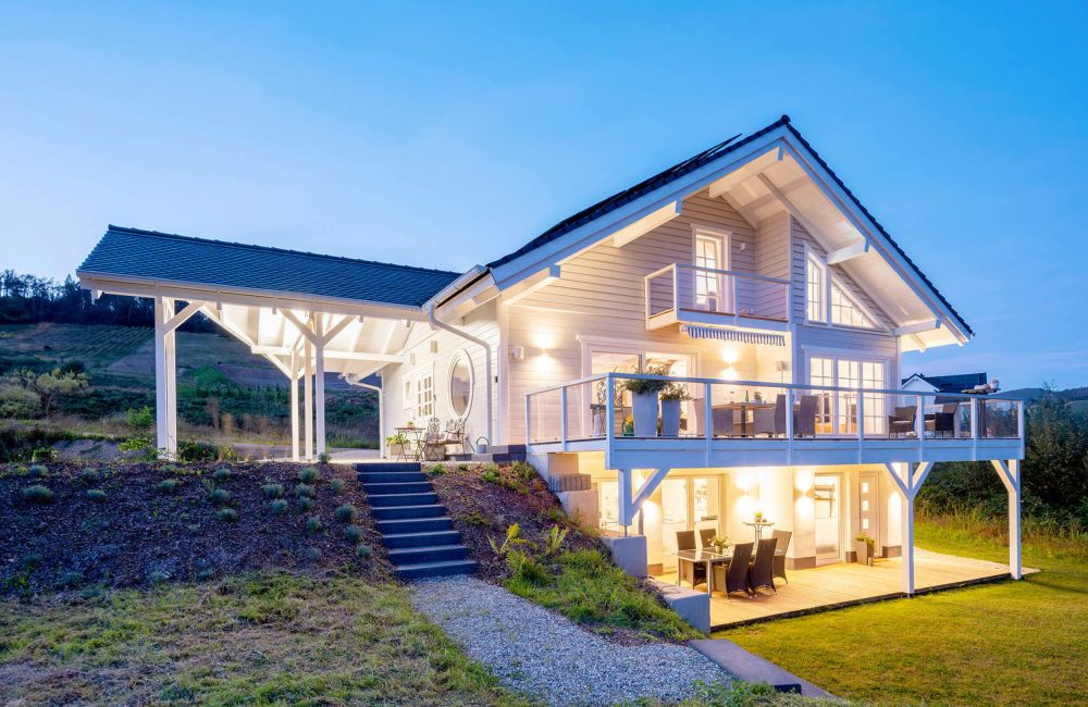 LéonWood_Blockhaus_Vinoverde_I_2310B_12_romantische_Abendstimmung_RGB