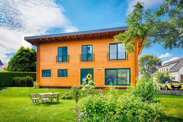 Moderne Holzhäuser von LéonWood® - Blockhaus Alpina One